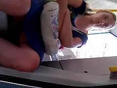 Một phụ nữ châu Phi với bộ ngực quyến rũ đến thăm những anh chàng da trắng, những người đã trở nên nổi tiếng khi trình diễn rap. Vì bản thân cô sex sub jav gái yêu thích phong cách âm nhạc này, nên đàn ông không tốn kém gì để thuyết phục cô ấy kết nối với người biểu diễn yêu thích của cô ấy. Sau một cuộc hút ngắn trong nhà bếp, người phụ nữ da đen được đưa đến phòng khách, nơi người đàn ông bắt đầu đẩy dương vật của mình vào hang động của cô trong tư thế đứng. Sau đó, người mẫu da đen được đặt trên ghế với mông của cô ấy và anh chàng đã có thể đẩy mạnh của mình vào bên trong thanh sô cô la trẻ cao cấp.