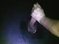 Họ quan hệ tình dục trước một thác nước nhân tạo. Anh chàng âu yếm cô một lúc lâu thì cô nàng tụt quần đùi xuống và bắt đầu bú. Cô có một cơ thể rám nắng trong một hình xăm. Anh chàng rất phimxes vietsub tốt bụng đưa cô ấy trong vòng tay của mình và liếm cô ấy, để đầu cô ấy gục xuống vòi nước của anh ấy.