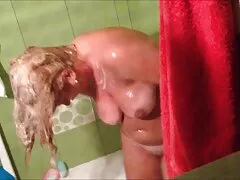 Curvy MILF với bộ ngực căng tròn đã tìm thấy sự giải trí tột độ dưới hình thức những con cu giả khổng lồ mà cô ấy nhét vào bên trong âm đạo của mình. Vì có máy tình dục trong phòng của người phụ nữ, cô ấy có thể gắn bất kỳ phụ kiện nào vào đầu mút chuyển động và tận hưởng sự thâm nhập của chúng vào tử cung. Hôm nay, cô gái tóc nâu đã chọn một chiếc phim sec sub dương vật giả lớn màu đỏ làm mẫu thử, nó đưa sâu vào âm đạo và cọ sát hoàn hảo các thành gân của nó vào tất cả các nếp gấp.