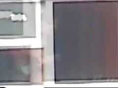 Anh ta yêu những con điếm ngẫu nhiên và tìm thấy một trong số họ trên đường đua. Cô gái nhận tiền trước và bắt đầu bú cặc của anh ta, con loan luan sub chó săn, nuốt nó bằng cả hai má. Người đàn ông thích nhìn vào khuôn miệng đang làm việc của cô, và anh ta giúp cô hướng chính xác những phalos vào cổ họng. Cô gái bật anh ta lên và blowjob biến thành một vụ nổ băng đảng cháy trong tất cả các lỗ. Cô gái sung sướng để anh ta liếm âm hộ của mình. Một người đàn ông trong niềm vui thích hoang dã kết thúc với con chó cái.