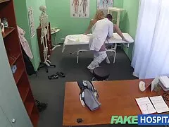 Một cô gái trẻ thể hiện sự quyến rũ của mình trước ống kính và bắt đầu cởi đồ. Cô ấy đang ở trên giường - và trước mặt cô ấy là một người đàn ông với một dương vật phim sexsub hay cương cứng. Cô gái bắt đầu cho anh ta một blowjob.