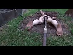 Ba chàng phim xx sub trai và ba cô gái đã tổ chức một trò chơi khiêu dâm vì ham muốn. Mỗi người thua cuộc được mời rút một thẻ có nhiệm vụ và lặp lại những gì đã được viết trong một trong nhiều dạng giao cấu với những người chơi khác có mặt.