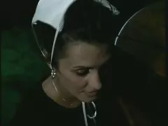 Một con chó cái trẻ tuổi thích sex mới vietsub làm tình và bú liếm những con đực. Để đổi lấy việc làm cao của cô gái, anh chàng bắt cô nàng bú liếm âm hộ cao cấp và dùng dương vật của mình chọc vào hang.