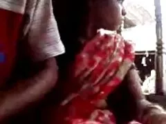 Một cô gái tóc vàng lộng lẫy thích tự thỏa mãn trong khi chờ anh chàng đi làm về. Bree Daniels sử dụng cho những mục đích xem sex phu de này món đồ chơi thủy tinh yêu thích của cô với phần cuối dày lên, mà cô khéo léo lấp đầy âm hộ của mình.