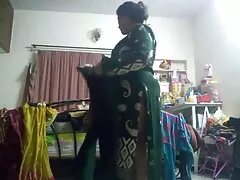 Những người đồng tính nữ cong người cọ sát cơ thể vào nhau và liếm láp hai cái lỗ hồng hào mọng nước của bạn mình. Và sau phim sexsub hay đó họ đạt được cực khoái dữ dội.