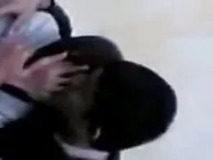 Một chàng trai đi xuống cô gái, người này thông qua các đường ống trên bậc thang kéo dương vật của mình cho cô ấy để hút. Cô chủ động giật mình, liếm tinh hoàn của anh, và nuốt rất sâu. Anh ta đi xuống và đặt người đẹp top sex vietsub vào ung thư, thâm nhập các ngón tay của mình vào âm đạo của cô. Anh siêng năng liếm láp âm hộ của cô, rồi từ từ thâm nhập vào hoa mỹ. Người đàn ông đẹp trai xâm nhập vào ngực của cô gái một cách đầy đủ, rất sâu, từ đó cô ấy rên rỉ và hét lên điên cuồng.