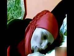 Một xet sub người đẹp nói dối và đọc một câu chuyện tình yêu. Cô gái đang chờ đợi hoàng tử của mình, người phải xuất hiện với cô bất cứ lúc nào. Cô nhìn thấy anh chàng qua cửa sổ khi anh đến gần. Họ bắt đầu quan hệ tình dục bằng miệng, và sau đó là tình yêu đẹp.