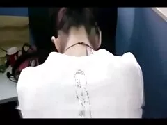 Hai người đồng tính nữ từ lâu đã chuyển sang quan hệ song tính thay vì quan hệ truyền thống với các chàng trai. Một niềm đam mê xxxphimsexsub đặc biệt của các cô bạn gái là được chơi với một cái dây cu to màu đen, mà sau một thời gian chuẩn bị hậu môn bắt đầu dễ dàng xâm nhập vào cơ vòng. Một người bạn tóc đen cởi quần áo của Sasha Rose, đặt cô ấy trên đầu gối của mình trước mặt cô ấy để mông của cô ấy nhô lên trên ghế sofa và được gắn với một dây đeo lớn trong hậu môn của cô ấy. Cô gái tóc vàng cũng không ngần ngại ngậm dương vật giả sau mông của chính mình.