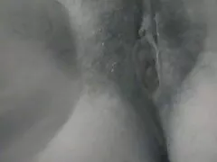 Tóc vàng xoăn chảy nước dãi trong khi thổi kèn phim sex vietsub cuc dam và thoa chúng lên ngực cô ấy. Trong một rãnh được bôi trơn theo cách này giữa những lần vắt sữa đàn hồi, cô ấy bóp dương vật của anh chàng. Sau khi nghỉ ngơi một chút, con điếm lại bắt đầu hút, ngậm lấy dương vật đến tận cổ họng.