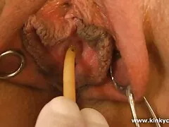 Một cô gái tóc vàng trong bộ quần áo sọc ngang đầu gối bị trói chân lên và mắt cá chân bị cố định trong tình trạng đã ly hôn. Domina đã tận dụng tối đa tư thế này của cô ấy, trèo ngón tay vào chỗ sex movie vietsub nứt của nô lệ và cọ xát âm vật của cô ấy trong khi hai chân của những con chó cái đang kết thúc dạng rộng ra. Khi cô chủ đã thỏa mãn cơn cực khoái của người hầu, cô phải cầm một chiếc máy rung trong tay để giúp bản thân cô chủ chiếm ưu thế đạt được sự thư giãn vì bị kích thích âm vật.