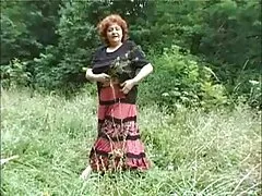 Cecilia, một con điếm hậu môn nổi tiếng, lại có hai chàng trai. Cô ấy hăng hái hút các thành viên của họ. Liếm trứng lớn. Sau đó, họ bắt đầu thô bạo xé nát âm hộ cô, mà không cần lấy viên thứ hai ra khỏi miệng cô, Sicily nhảy một cách bảnh bao hoặc uốn éo như một con mèo. Và bây giờ, cuối cùng, lỗ hậu môn được lấp đầy bởi một bu lông dày. Sau khi chiên cô ấy phim sex hiep dam khong che phu de đủ, các anh chàng kết thúc trên ngực của những con chó cái.